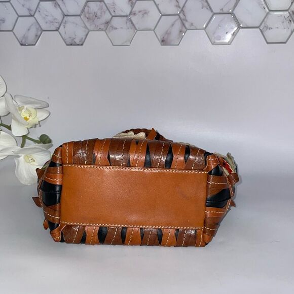 Beautiful Floral Embroidered Leather Braccialini Women's HandBag Italy - Picture 5 of 11